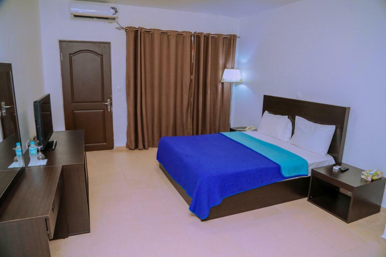 Riviera Taouyah Hotel Conakry Exterior photo